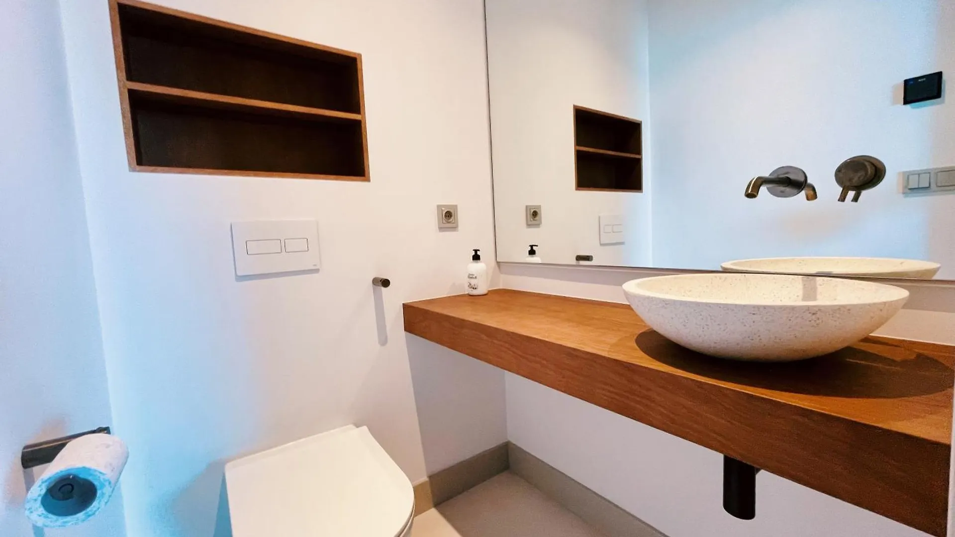 Luxury Beachfront Apartment Fuengirola 0*,